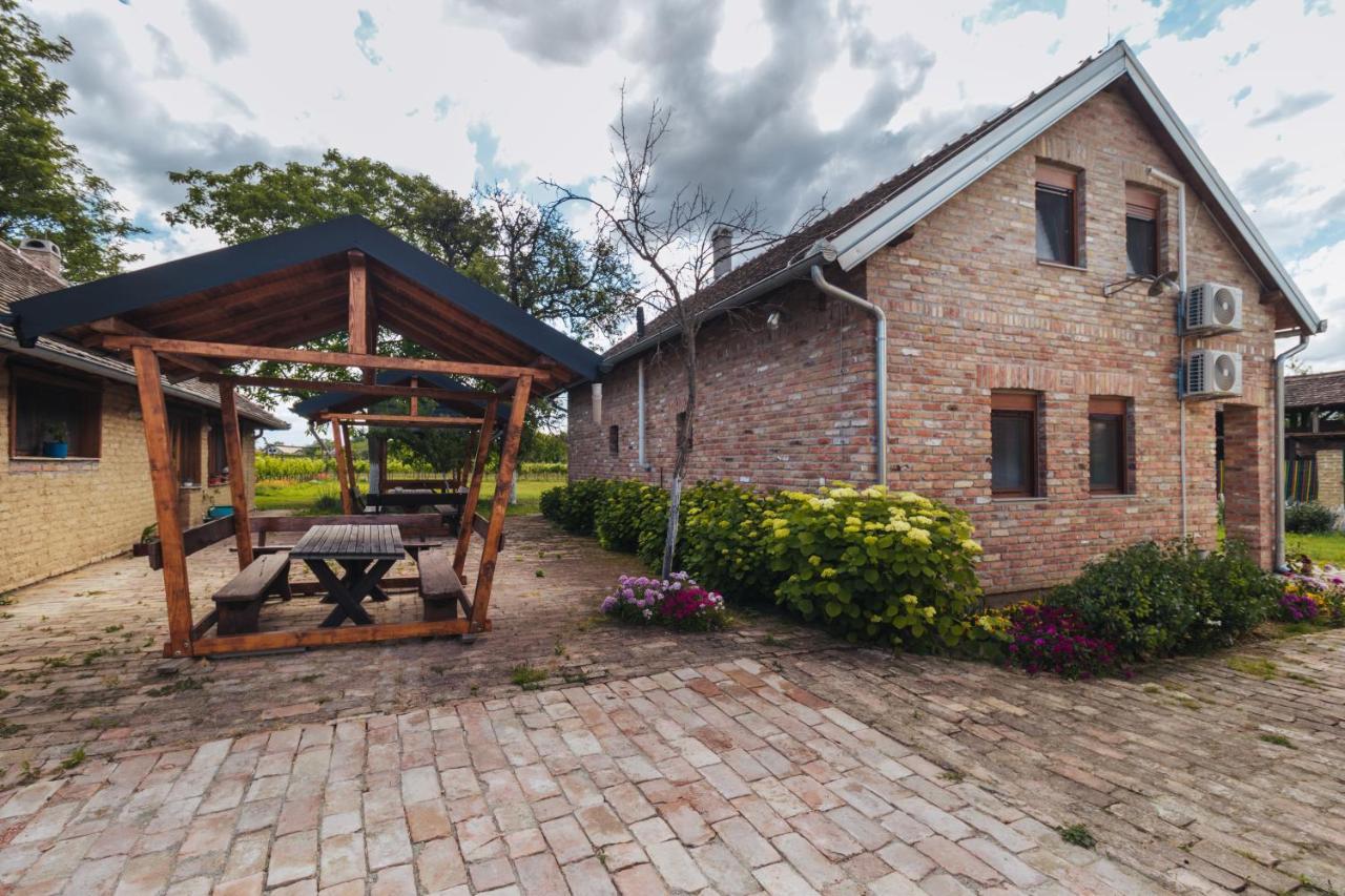 Bed and Breakfast Sobe Kod Baje - Baranjska Kuca Karanac Екстер'єр фото