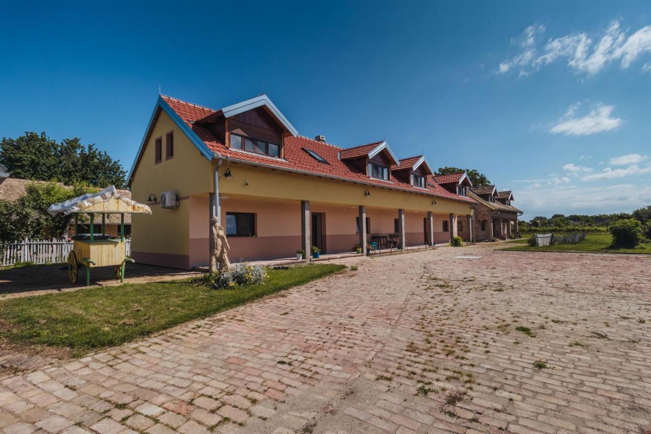 Bed and Breakfast Sobe Kod Baje - Baranjska Kuca Karanac Екстер'єр фото